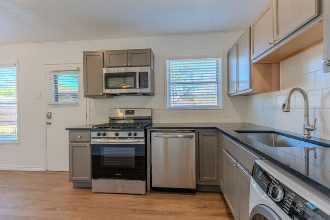 Building Photo - 5250 Durango Dr