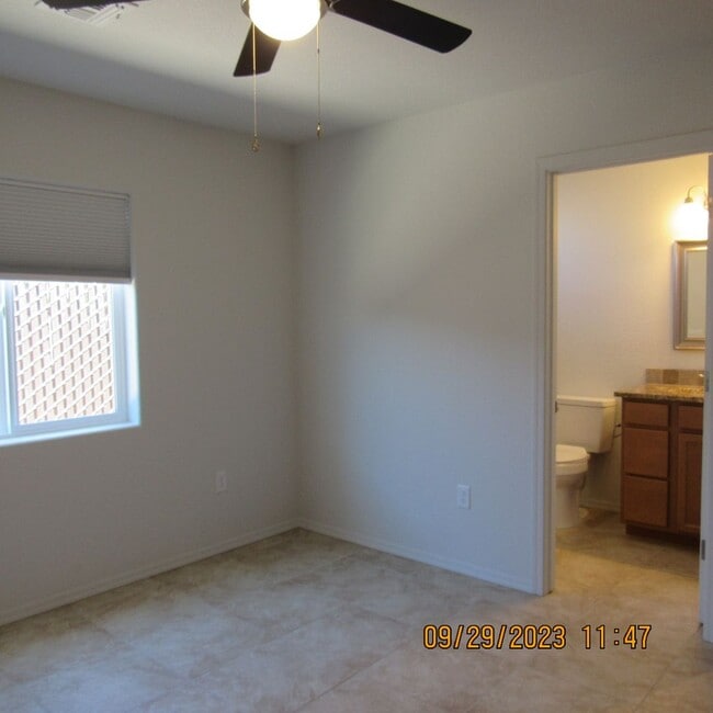 Building Photo - 2495 Palisades Dr