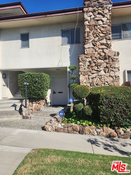 Primary Photo - 5716 Shenandoah Ave
