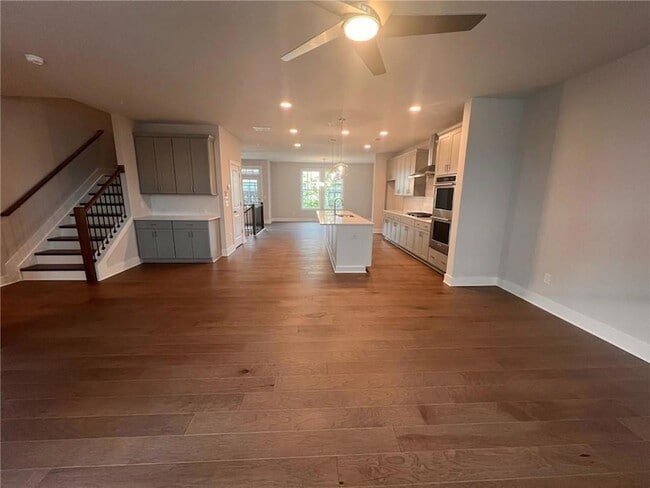 Building Photo - 1220 Waterfall Ct