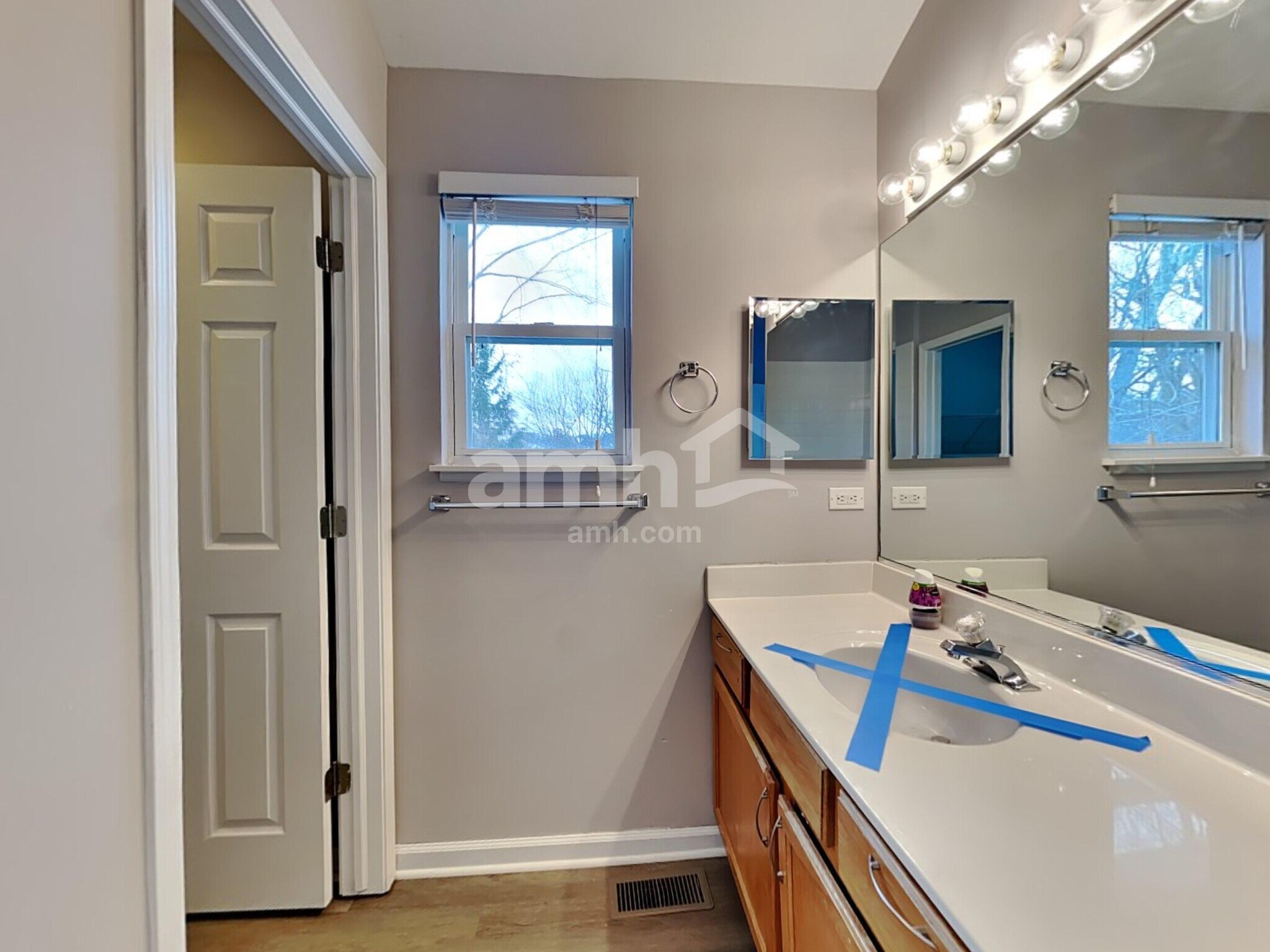 Building Photo - 230 School Dr