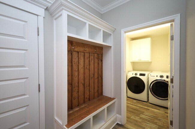 Building Photo - 3816 Renee Pl