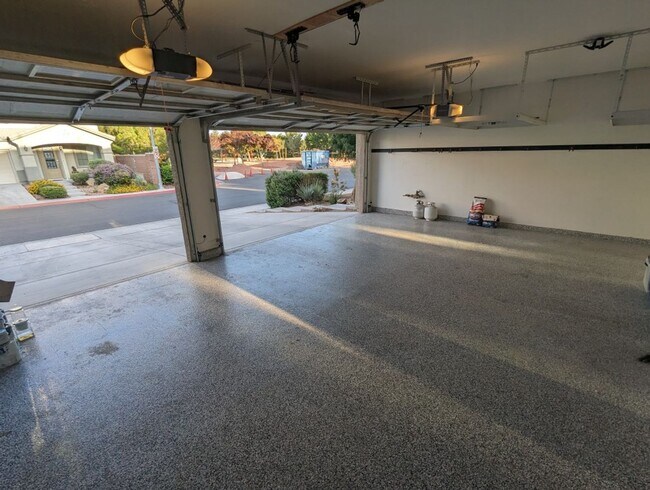 Building Photo - 8213 Fowler Falls Ct