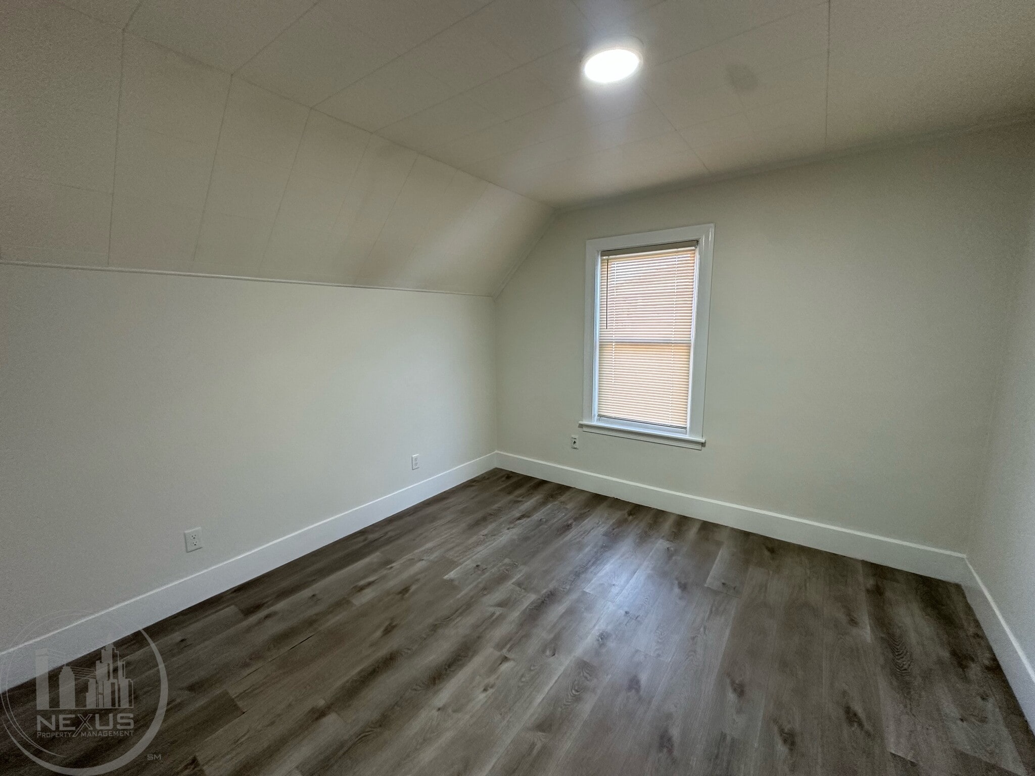 Building Photo - 73 Esther St