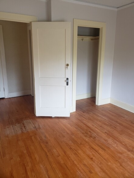 Building Photo - 1517 Waverly Ave