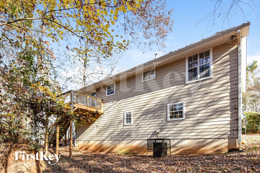 Building Photo - 660 Cranberry Trail