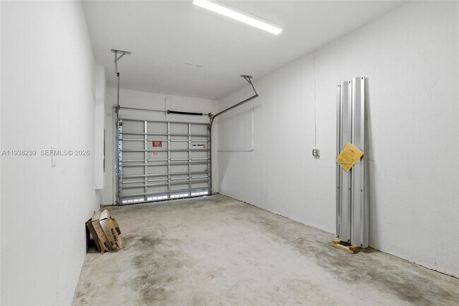 Building Photo - 2705 SE 25th Ave