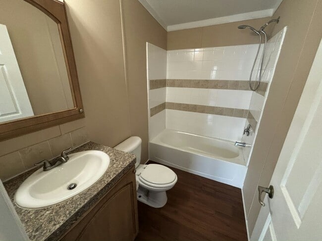 Building Photo - 6305 Colonial Dr