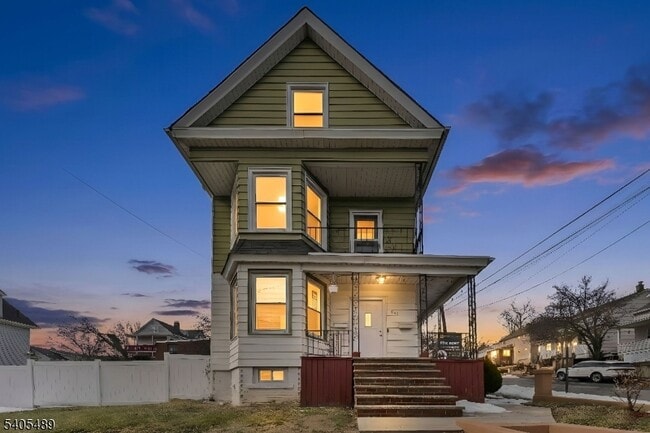 Building Photo - 437 Morrissee Ave