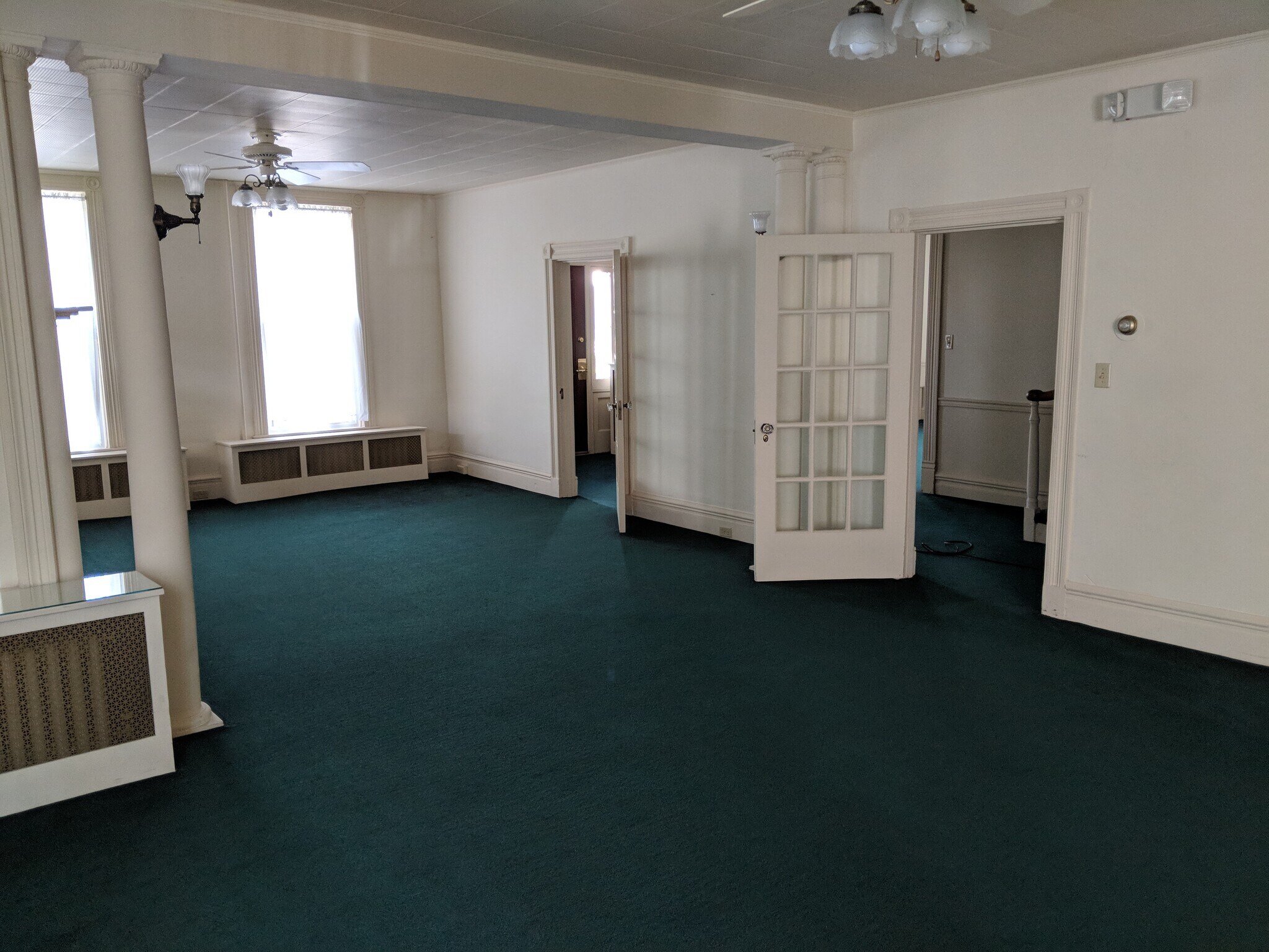 Building Photo - 412 Main St