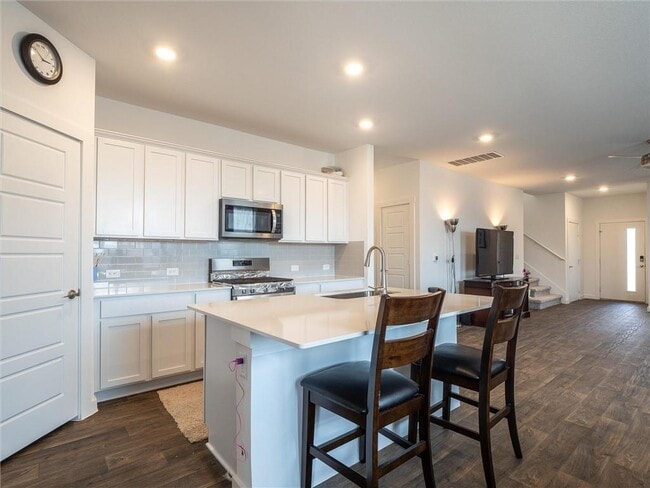 Building Photo - 14020 Neskar Dr