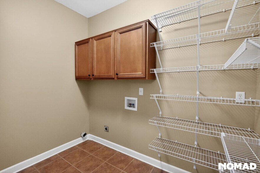 Building Photo - 4886 Fox Springs Dr