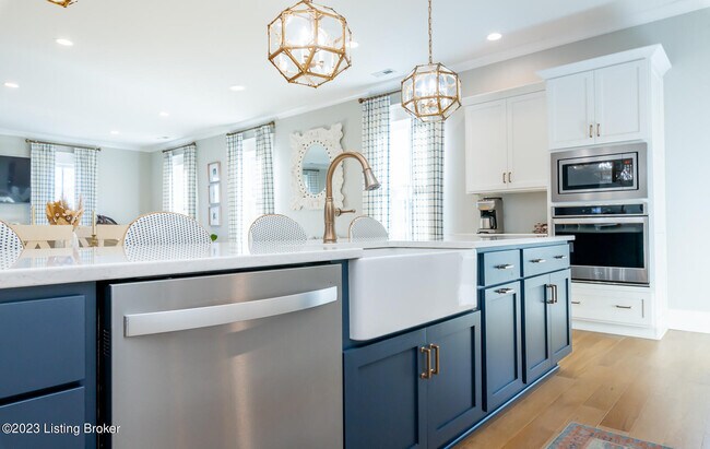 Building Photo - 10400 Meeting St