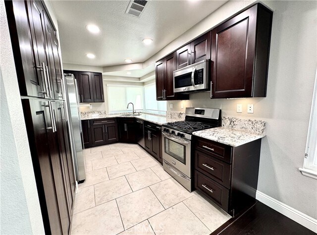 Building Photo - 16073 Crestline Dr