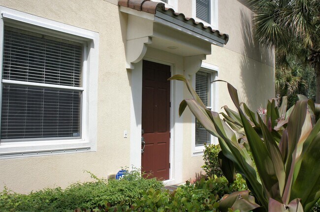 Building Photo - 1056 Pinewood Lake Ct