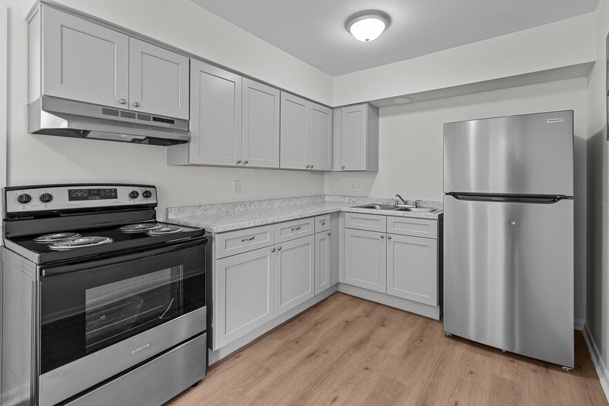 Primary Photo - 121 Heath Street