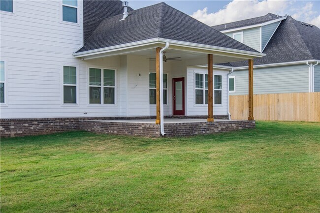 Building Photo - 6417 S 62nd St