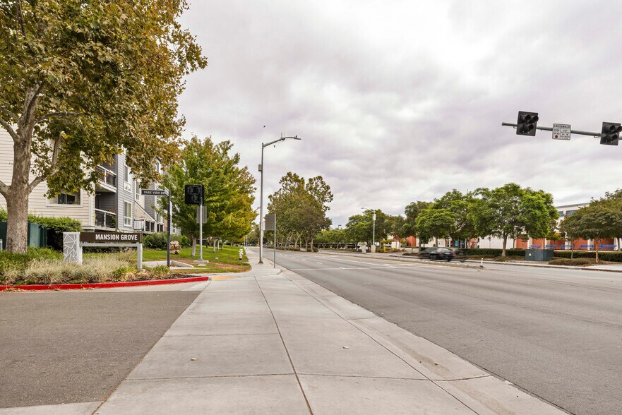 Building Photo - 590 Mill Creek Ln