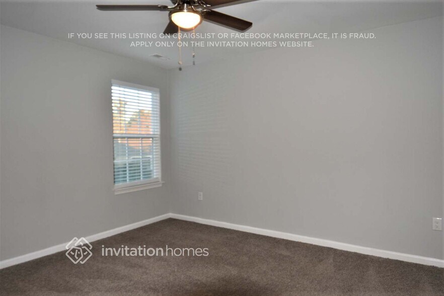 Building Photo - 237 S Great White Way