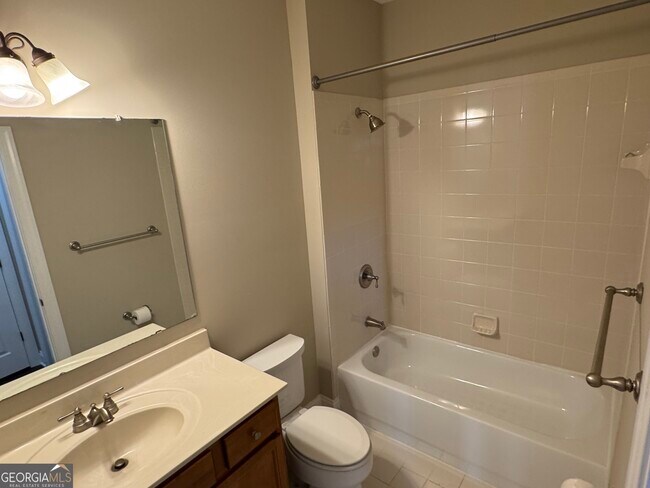 Building Photo - 7411 Redbud Loop