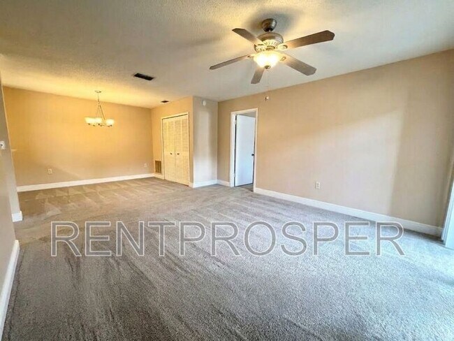 Building Photo - 5232 Via Hacienda Cir