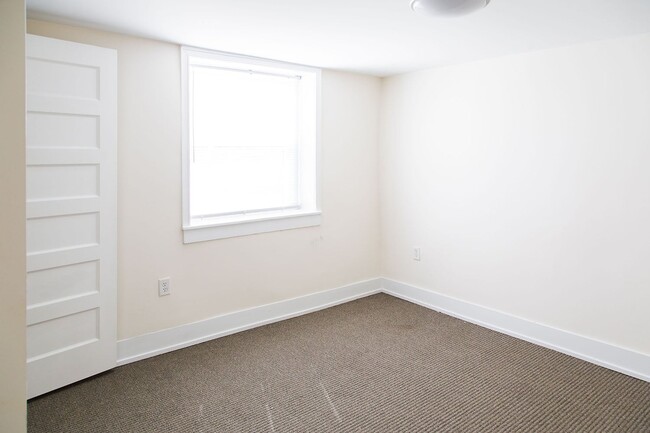 Interior Photo - Paradise Flats