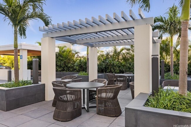 Building Photo - ALL utilities included, furnished one bedroom w/ parking at Azure!