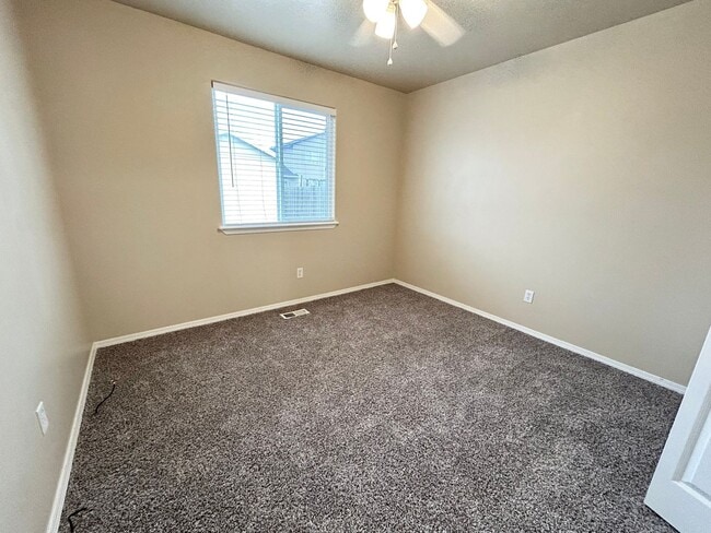 Building Photo - 4 Bedroom Nampa Home In Great Location!