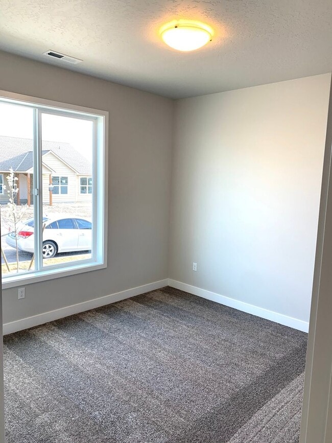 Building Photo - Tanninen New Construction 3 Bedroom 2 Bath off Dallas Rd