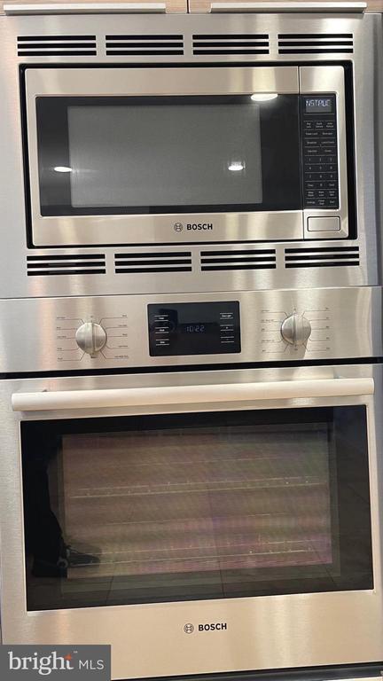 Building Photo - 324 Avon St