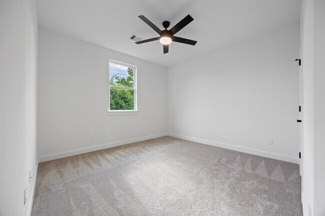 Building Photo - 3615 Gano St