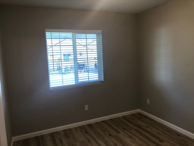 Building Photo - Updated 3 bedroom 2 bath house in Veneta!