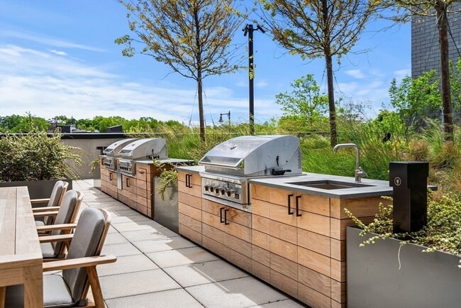 Building Photo - 1515 Commonwealth Ave