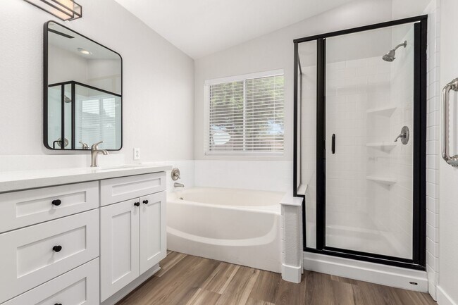 Building Photo - Beautifully Updated 3-Bedroom Home in Prem...