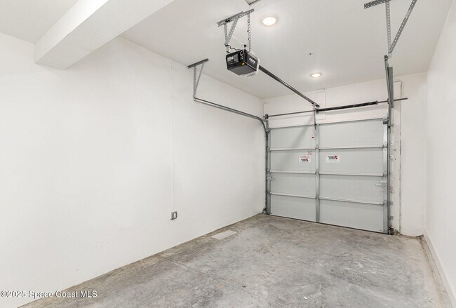 Building Photo - 1605 Par NE St