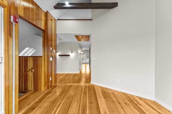 Building Photo - 1 Samoset Ave