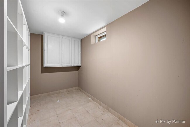Building Photo - 120 W Hillside Ave