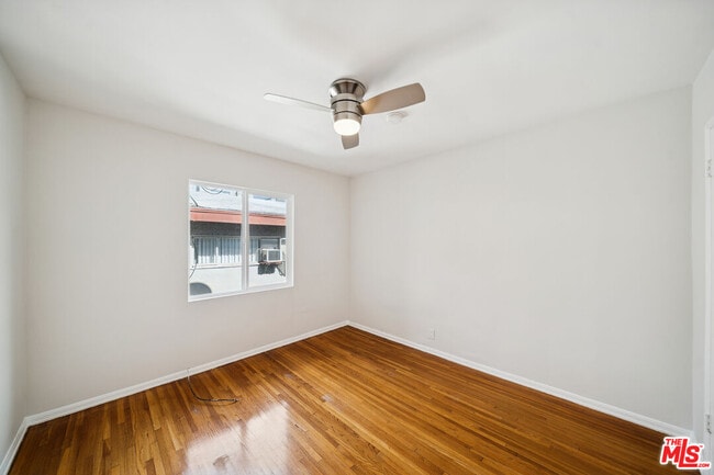 Building Photo - 7571 Willoughby Ave