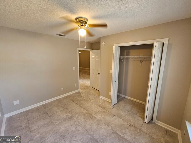 Building Photo - 189 E Lakemont Dr