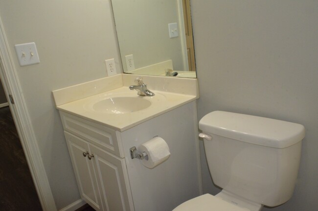 Building Photo - 3012 Nancy Dr
