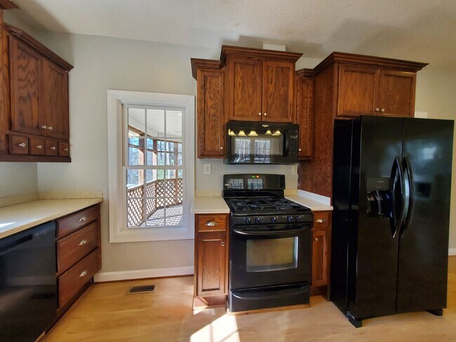 Building Photo - 958 Flynn McPherson Rd