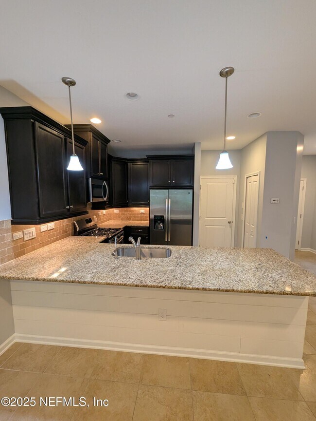Building Photo - 58 Pindo Palm Dr