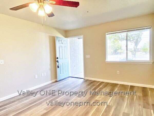 Building Photo - COMING SOON! Private Ground Floor Townhome in Desirable Complex with Attached 2 Car Garage
