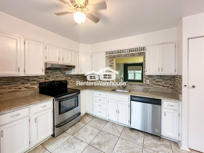 Building Photo - 2861 Schoolhouse Cir