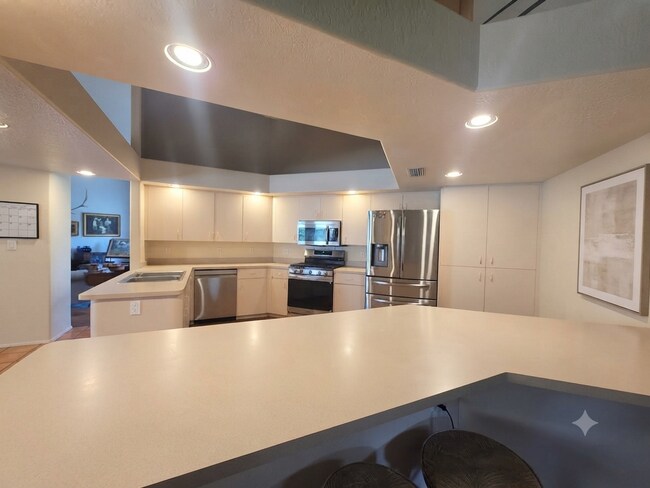Building Photo - 10300 Woodland Waters Blvd