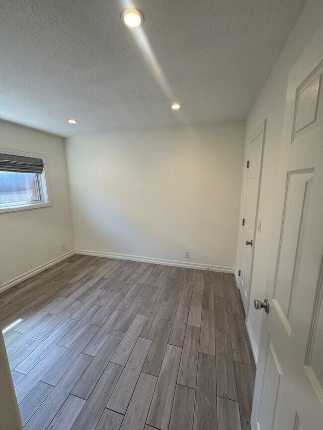 Building Photo - 2233 Orange Ave