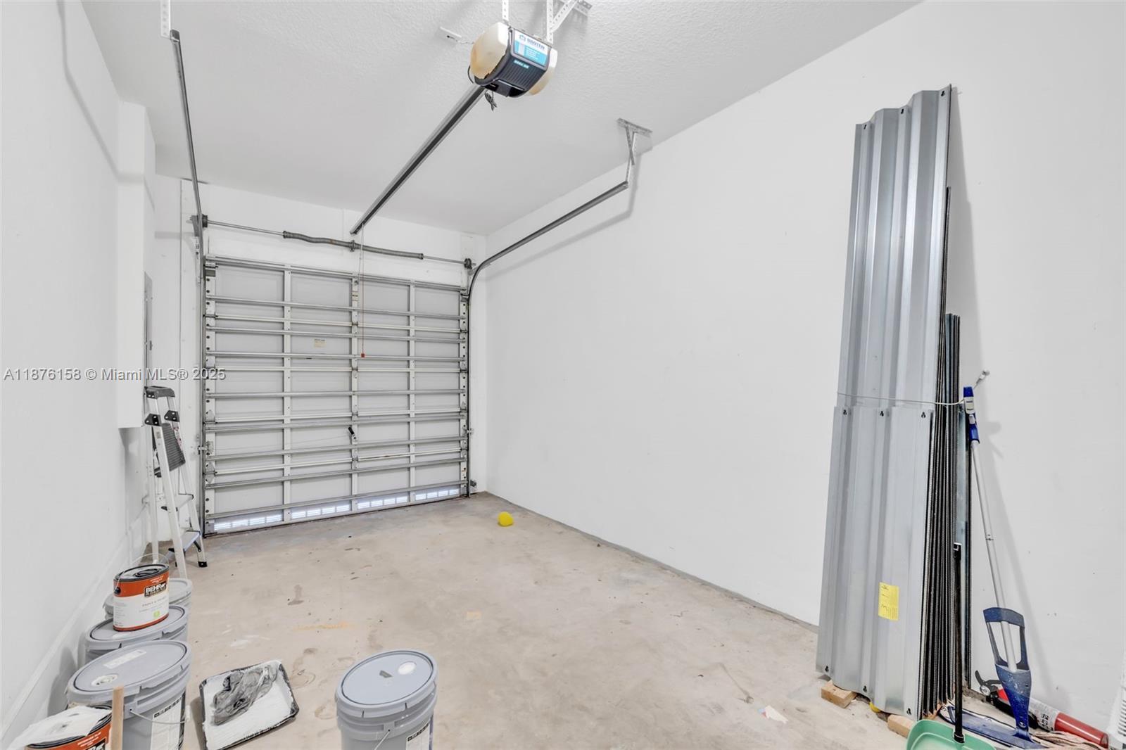 Building Photo - 8706 Blaze Ct
