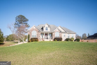 Building Photo - 109 Laketrail Dr