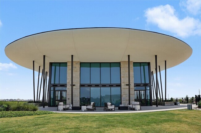 Building Photo - 16819 Spotted Oak Dr