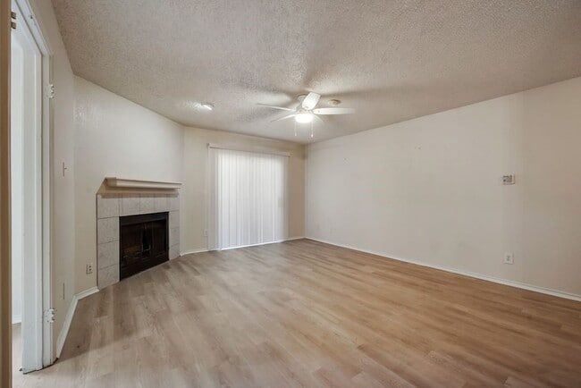 Building Photo - 336 Melrose Dr